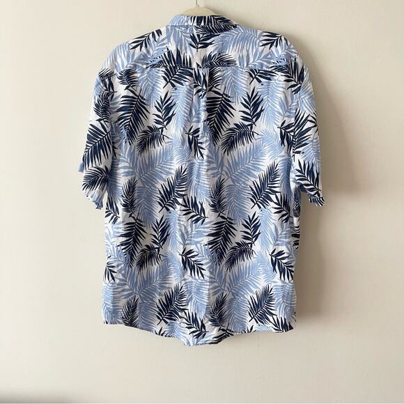 Lands' End Linen Blue and White Casual Button Down Shirt Men’s size XL - Picture 9 of 9